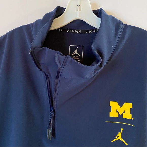 Nike - AeroLoft Hybrid men's running jacket (blue) - buy it at the Keller Sports online shop